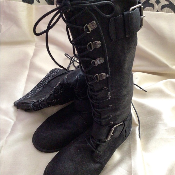 Women’s black knee high boots. Size 8.5. - Picture 2 of 3